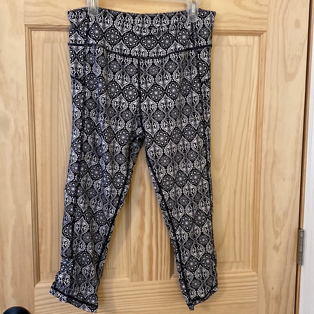 Print exercise capris